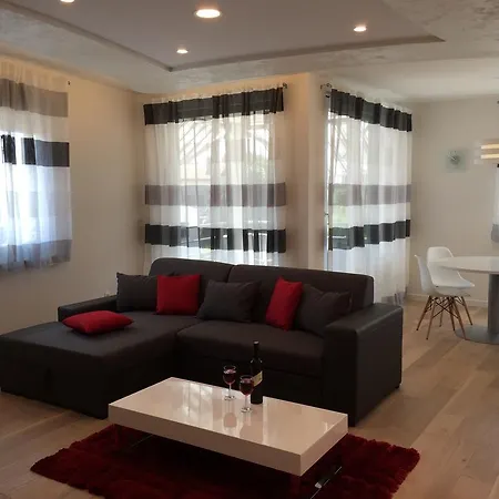 Apartment Panoss *